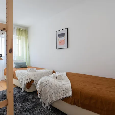 Host Wise - Luxurious Spacious W Terrace Apartment