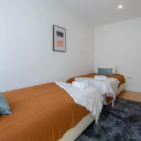 Host Wise - Luxurious Spacious W Terrace * Oporto